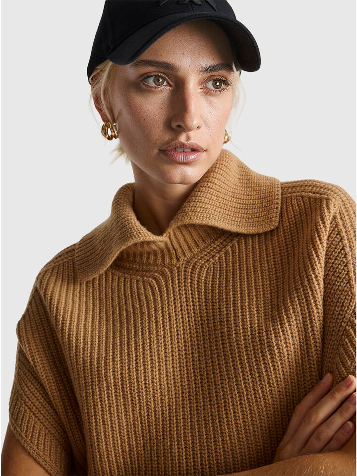 CAPE Women image number 4